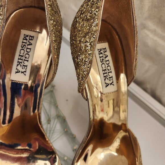 Badgley Mischka Gold Heels. Like New. Size 8 - Picture 5 of 7